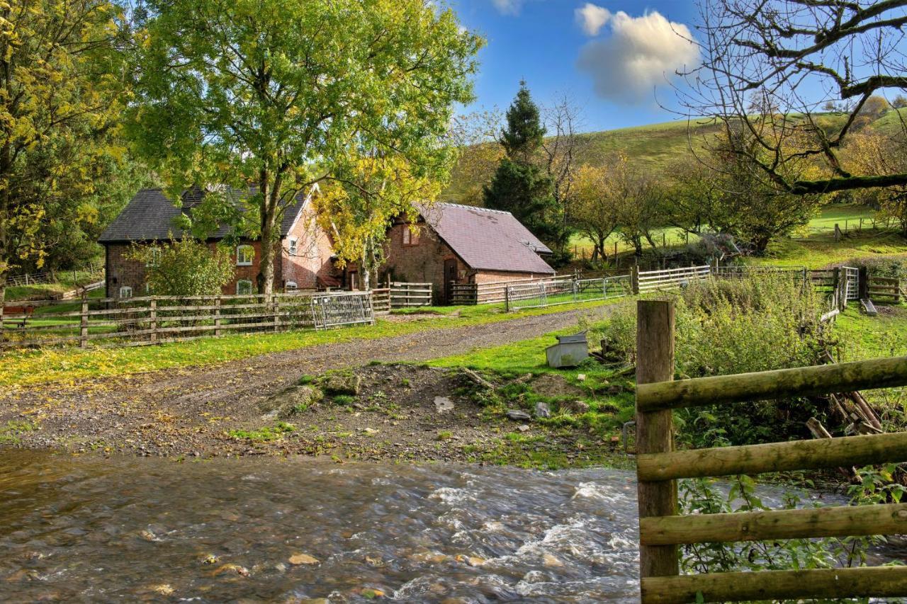 Finest Retreats - Great Cantal Granary ランドリンドッド・ウェルズ エクステリア 写真