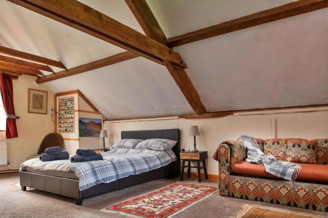 Finest Retreats - Great Cantal Granary ランドリンドッド・ウェルズ エクステリア 写真