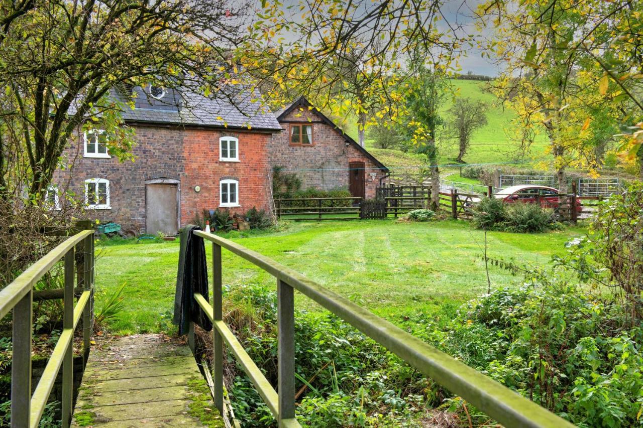 Finest Retreats - Great Cantal Granary ランドリンドッド・ウェルズ エクステリア 写真